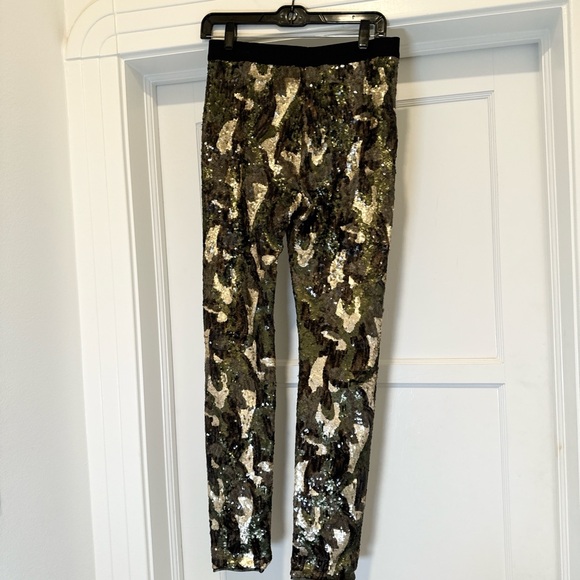 BCBG MaxAzria 
sequin leggings
Mid-rise - Picture 4 of 10